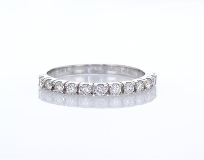טבעת חצי נישואין משובצת יהלומים זהב לבן