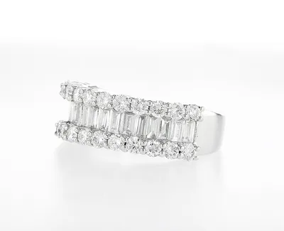 טבעת יהלומים חיתוך באגטים 1.13 בשילוב אבנים עגולות 0.79 קארט