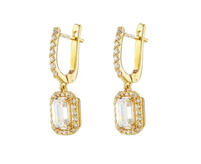 עגילי יהלום מלבן בשילוב אבנים קטנות מסביב מלבן מרכזית 2.20 אבנים סוגר 0.40 אבנים מסביב למלבן 0.21 קראט